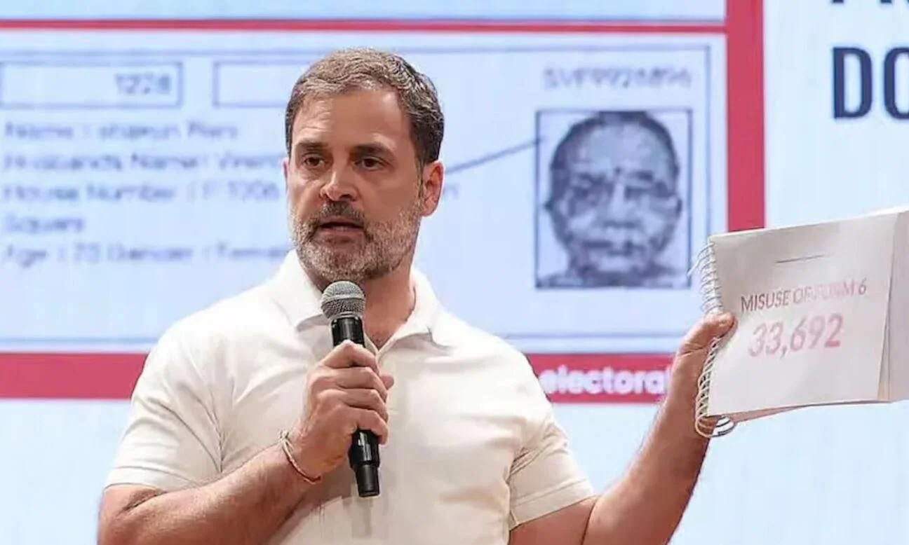 Rahul Gandhi and other opposition leaders detained by police during march to election commission