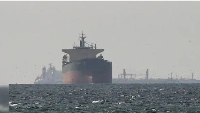Oil Tanker Blacklisted by US Crosses Strait of Hormuz With Tracker On, Iran Claims