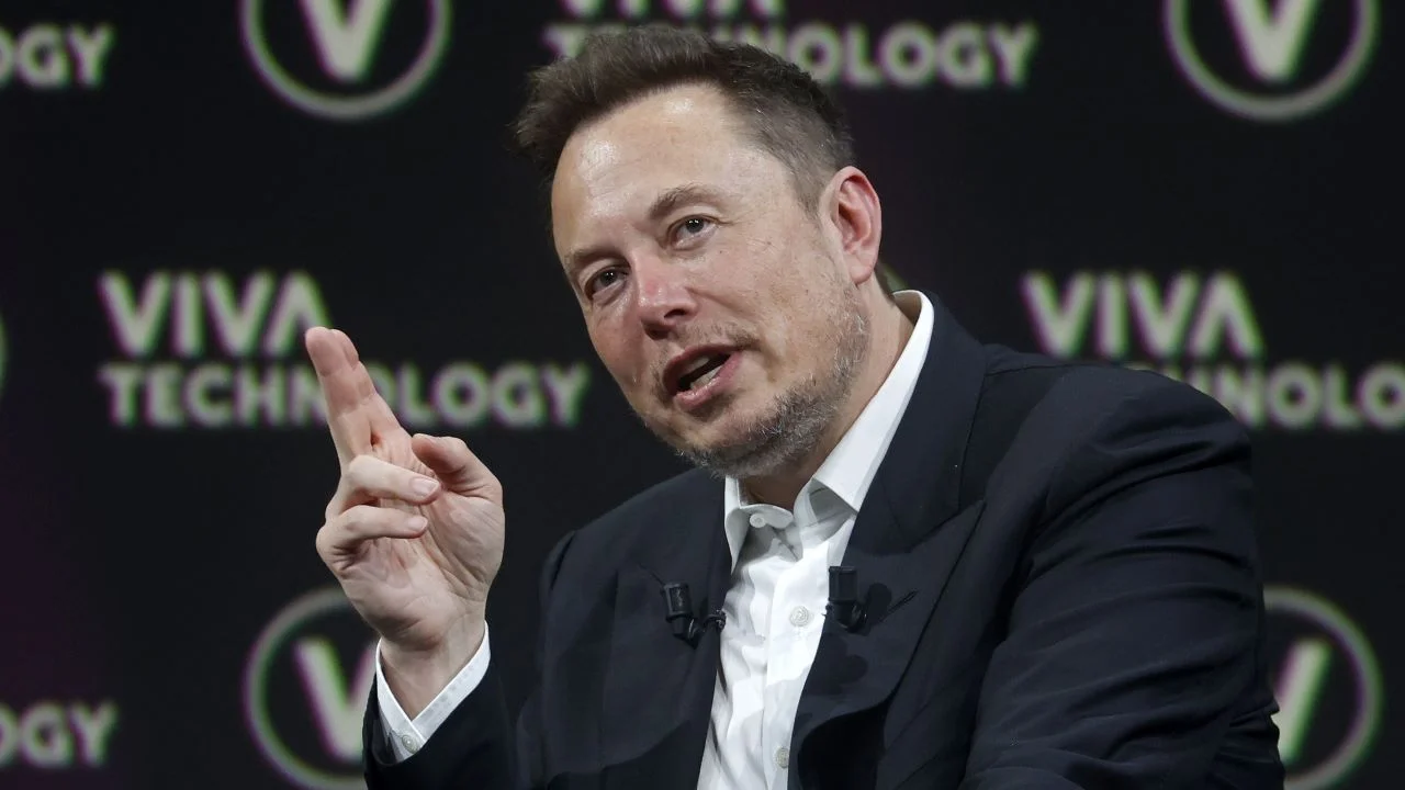 Elon Musk Reveals Best Way to Tackle AI-Driven Mass Unemployment