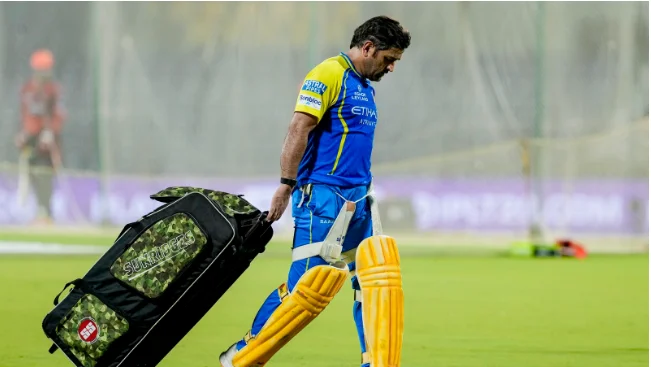 Dhoni Rehab in Ranchi Raises Questions Over His Return for CSK Playoff Matches