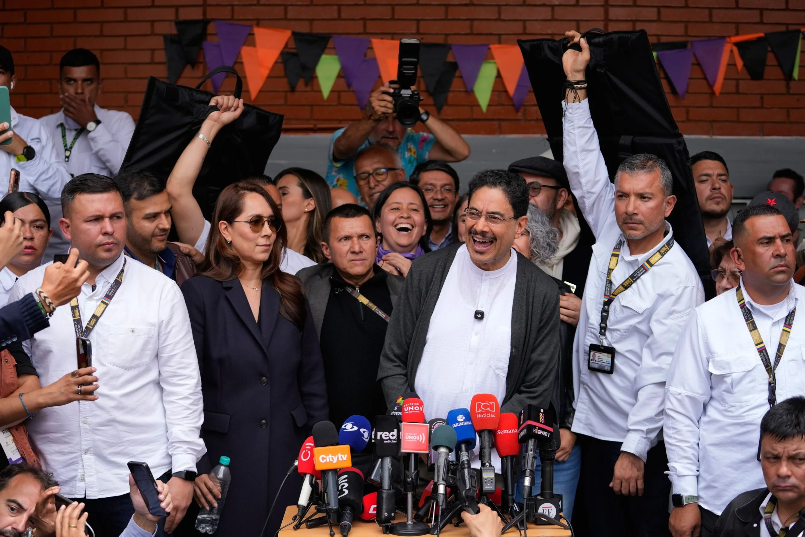 Colombia Runoff Election Confirmed as Cepeda Concedes First-Round Defeat