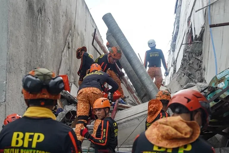Philippines Quake Leaves People Trapped as Emergency Crews Launch Urgent Rescue Mission